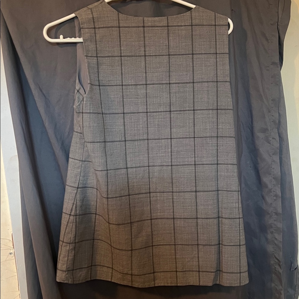 Banana Republic Gray Checkered Ruffle Top - Picture 2 of 2